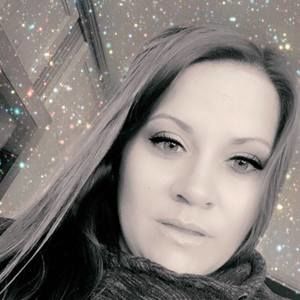 Meet your Posher, Crystal